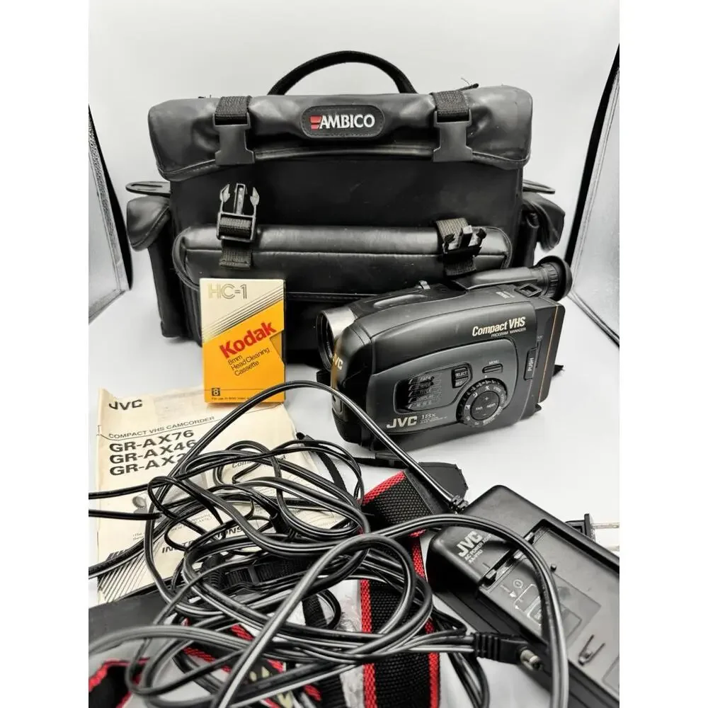 JVC 18X Hyper Zoom Quick Response AF Compact VHS Program Manager GR-AX42OU W BAG